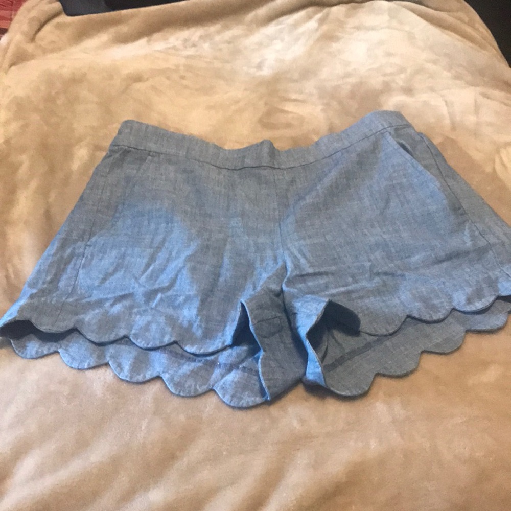 JCrew Scalloped hem shorts. Size small